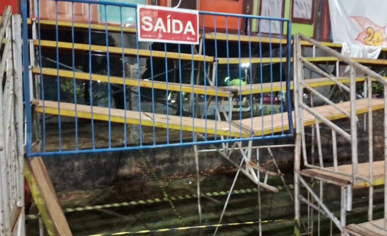 video-mostra-desabamento-de-arquibancada-que-deixou-11-feridos-durante-festa-junina