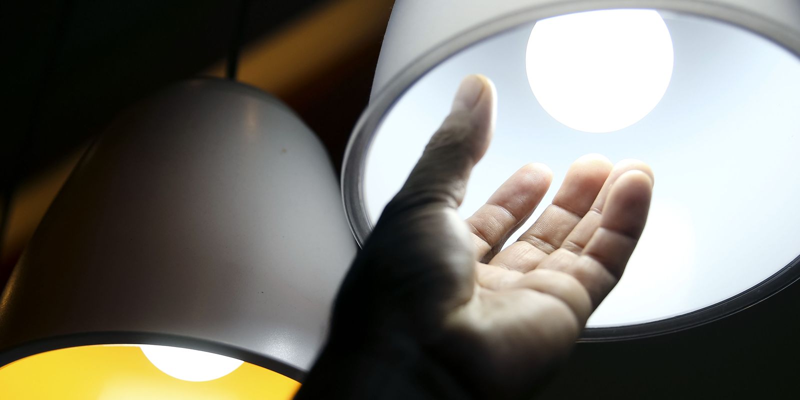 Contas de luz permanecem com bandeira tarifária vermelha em julho 