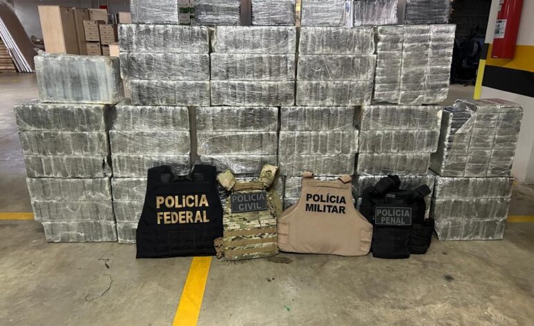 cocaina-em-carga-de-melancias:-policia-federal-prende-tres-em-investigacao