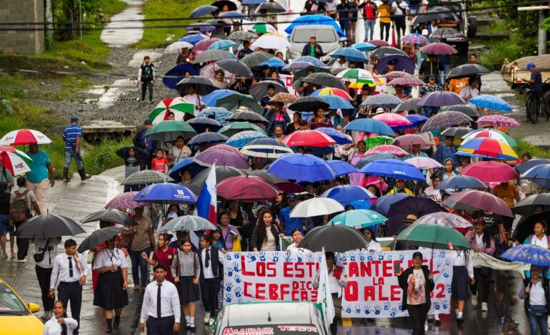 Revolta popular no Panamá detona repressão estatal com estado de sítio