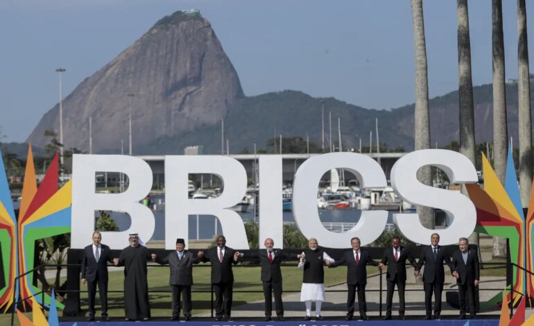 sancao-de-trump-contra-brasil-e-chantagem-politica-e-mira-o-brics