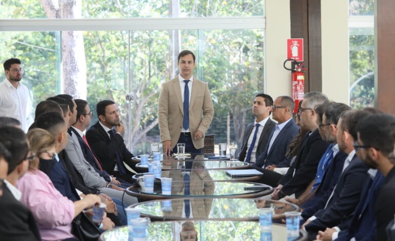 carlos-velozo-(agir)-nega-crise-com-eduardo-siqueira: