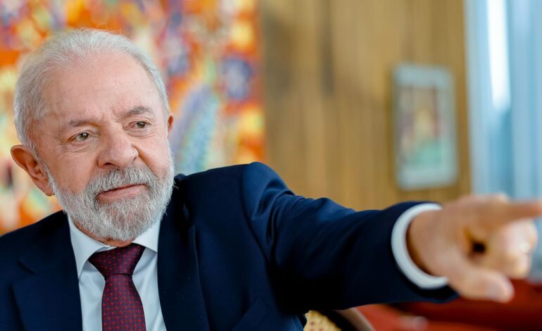 lula-manifesta-solidariedade-a-ministros-do-stf-apos-sancoes-dos-eua
