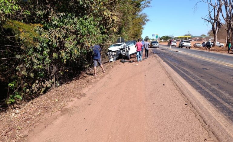 acidente-entre-carreta-e-carro-deixa-mortos-na-br-153,-diz-prf