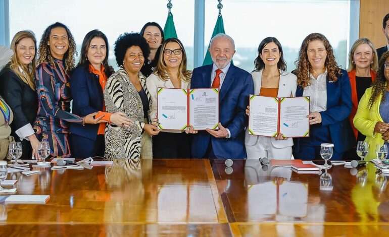 Lula sanciona cota de 30% para mulheres em conselhos de estatais