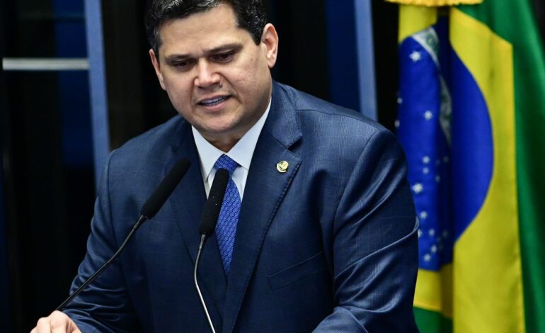 Congresso não admite ingerência em Poderes do Brasil, diz Alcolumbre