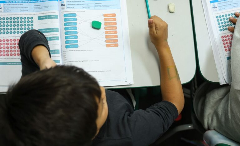Vagas na área de educação fazem o desemprego ser o menor já registrado