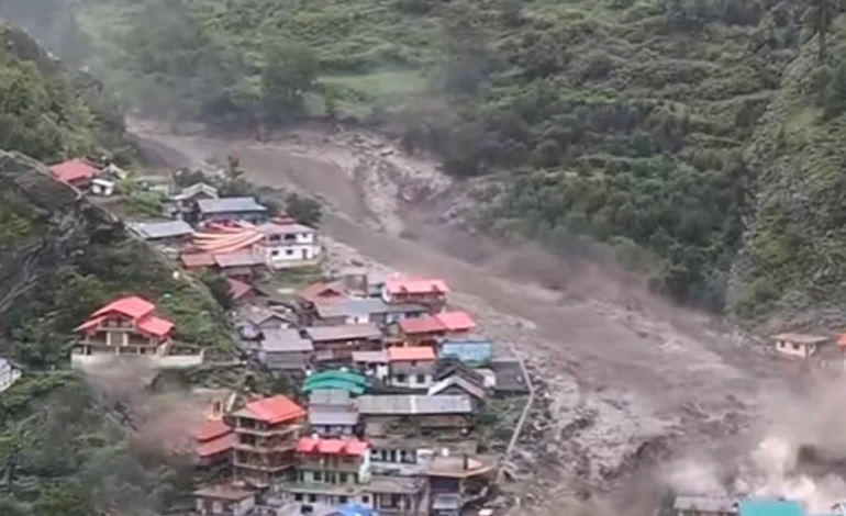 enchente-relampago-deixa-mais-de-100-desaparecidos-no-norte-da-india-–-climainfo