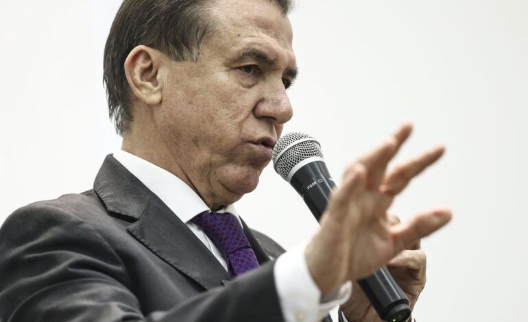 ministro-do-trabalho-diz-que-pais-nao-deve-se-desesperar-por-tarifaco