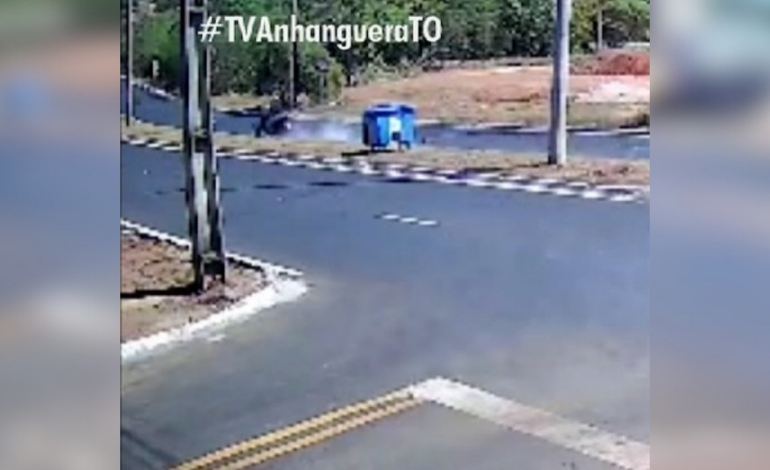 video-mostra-momento-em-que-jovem-perde-controle-de-moto-e-atinge-poste