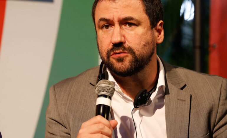 pl-da-adultizacao-amplia-responsabilidade-de-big-techs,-diz-secretario