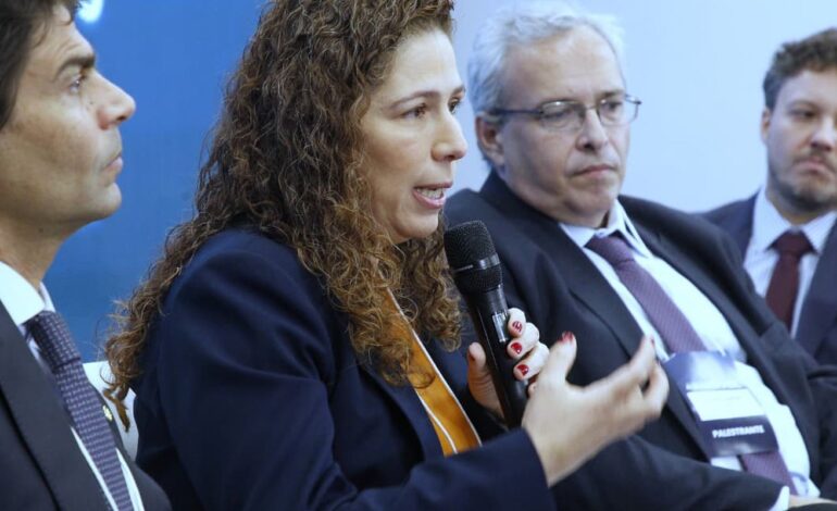 ministra-defende-regras-objetivas-na-avaliacao-de-servidor-em-reforma