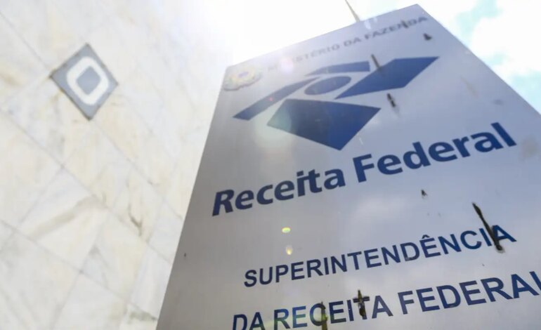para-coibir-lavagem-de-dinheiro,-receita-iguala-fintechs-a-bancos