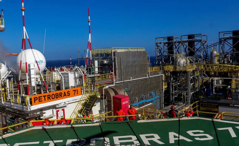 brasil-bate-pela-1a-vez-marca-de-5-milhoes-de-barris-de-petroleo-e-gas