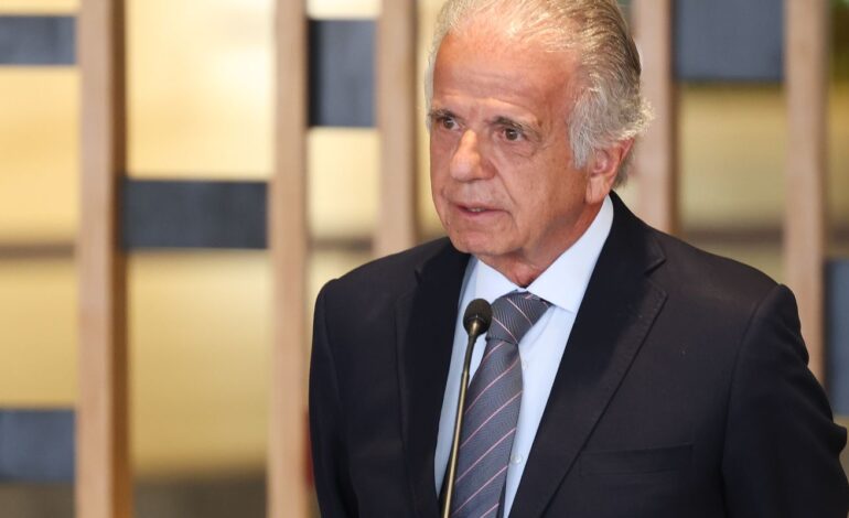 crise-entre-venezuela-e-eua-preocupa,-diz-ministro-da-defesa-do-brasil
