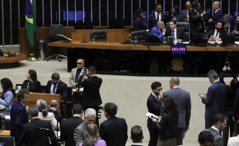 Aprovada urgência de PL que libera R$ 1,5 bi para saúde e educação