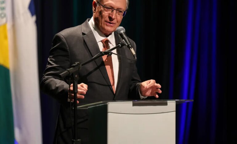 “boa-quimica”-entre-presidentes-vai-ajudar-no-tarifaco,-diz-alckmin