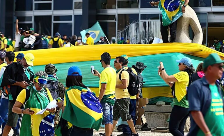 cientista-politico-ve-onda-bolsonarista-enfraquecida-apos-condenacao