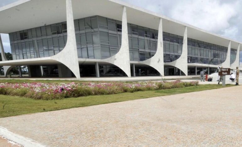 lula-elogia-plebiscito-sobre-taxacao-de-ricos-e-contra-escala-6×1