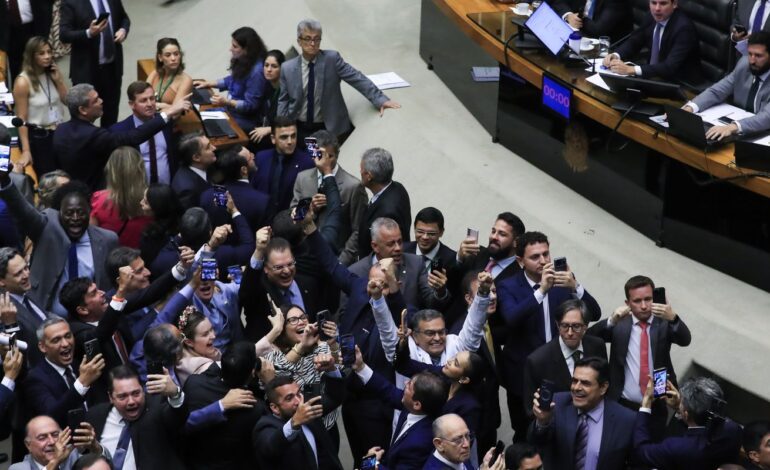 camara-aprova-retirada-da-mp-alternativa-ao-iof;-texto-caduca