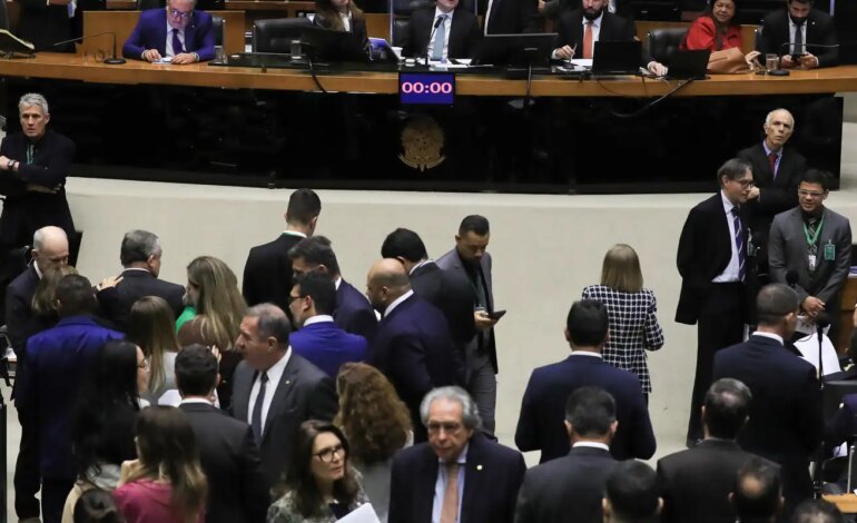 camara-aprova-projeto-que-tipifica-o-crime-de-dominio-de-cidades