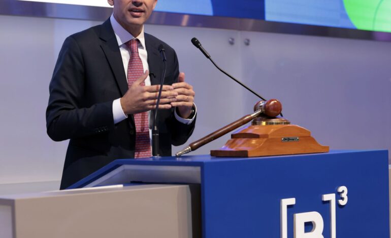 porto-de-sao-sebastiao-sera-leiloado-ate-abril-de-2026,-diz-ministro