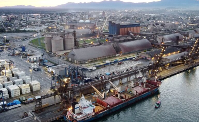 porto-de-paranagua-e-concedido-ao-consorcio-canal-galheta-dragagem