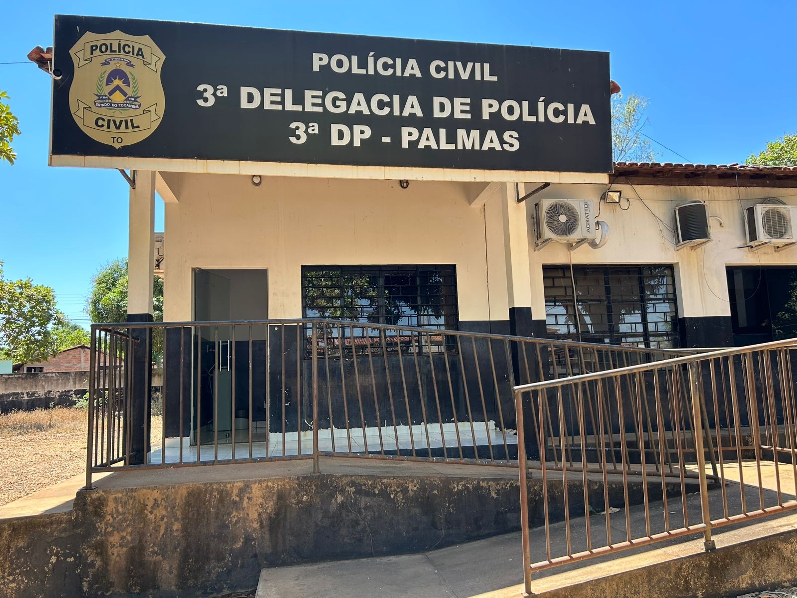 Homem morre após ser esfaqueado e suspeito é preso minutos após crime