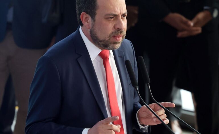 Programa do governo quer aprofundar conexão com as periferias