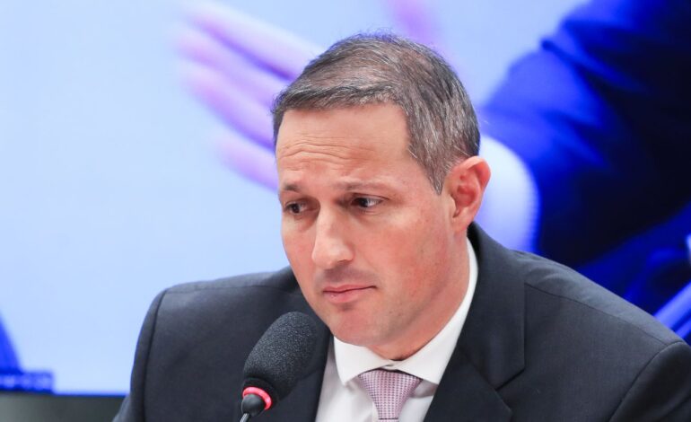 derrite-recua-apos-criticas-por-limitar-atuacao-da-policia-federal