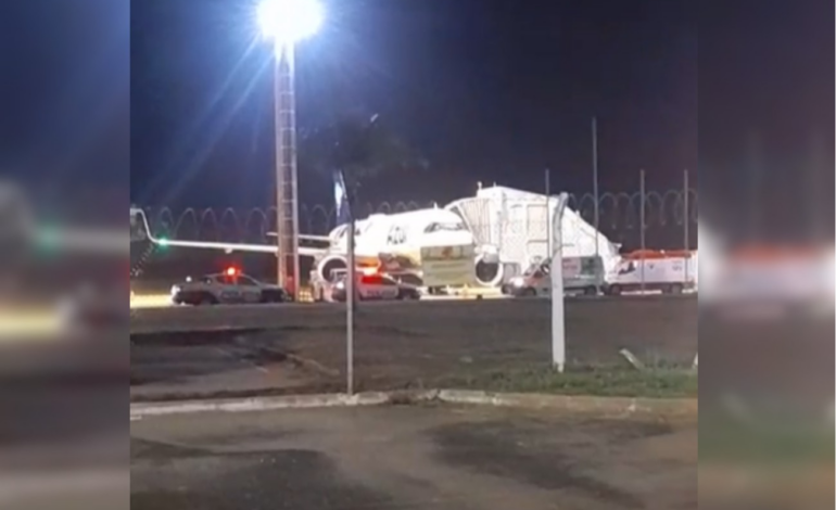 passageiro-foi-socorrido-por-medicos-a-bordo-de-aviao-antes-de-morrer-|-g1