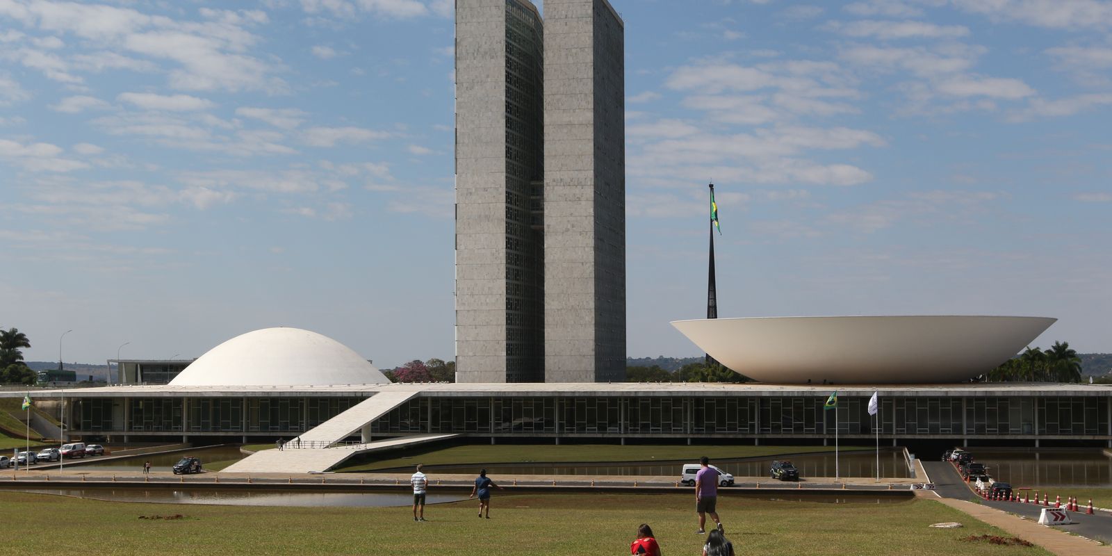 Plenário da Câmara deve votar PEC da Segurança Pública na terça-feira