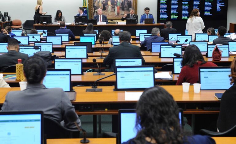 ccj-da-camara-aprova-cassacao-de-carla-zambelli