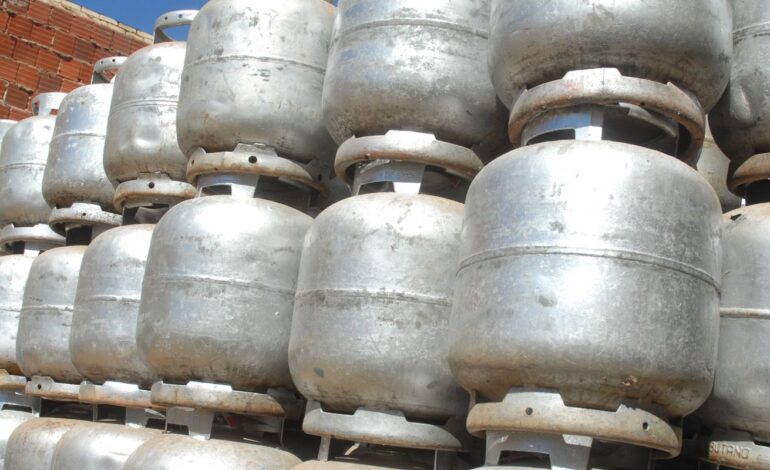 beneficiarios-com-nis-final-2-recebem-auxilio-gas-nesta-quinta-feira