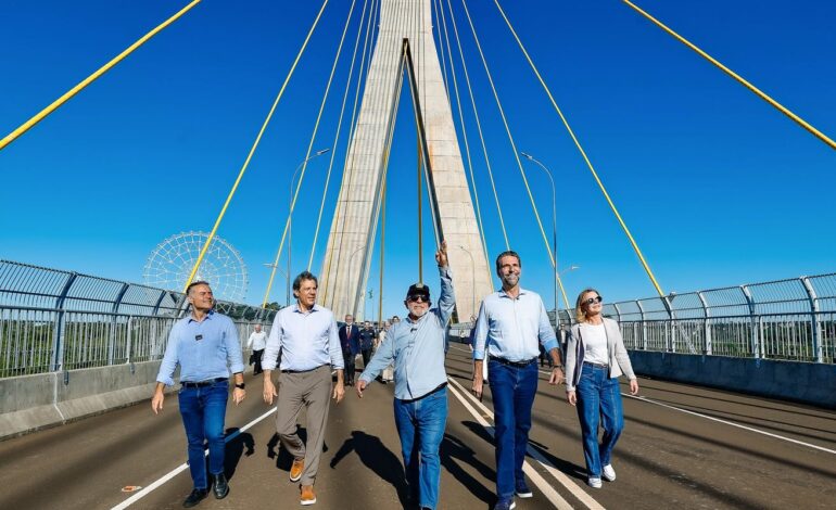 lula-inaugura-ponte-em-foz-do-iguacu-e-critica-quem-constroi-“muros”