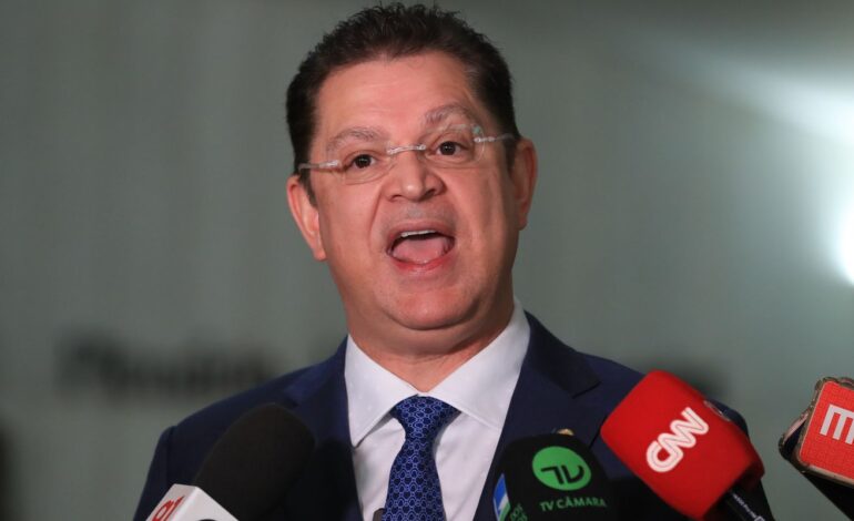 lider-do-pl-na-camara-dos-deputados-nega-desvios-de-verbas