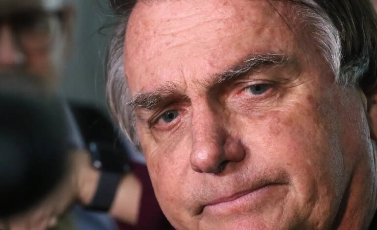 bolsonaro-e-submetido-a-cirurgia-para-tratamento-de-hernia-bilateral