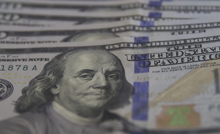 dolar-cai-para-r$-5,40-apos-invasao-a-venezuela