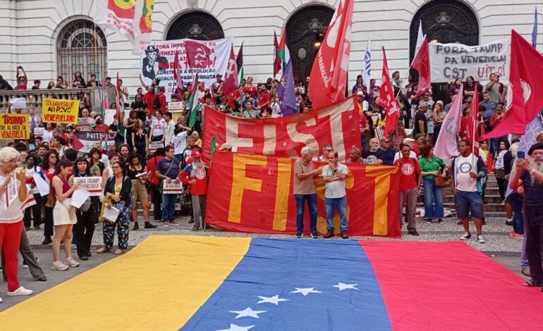 no-rio,-cinelandia-tem-protesto-contra-sequestro-de-nicolas-maduro
