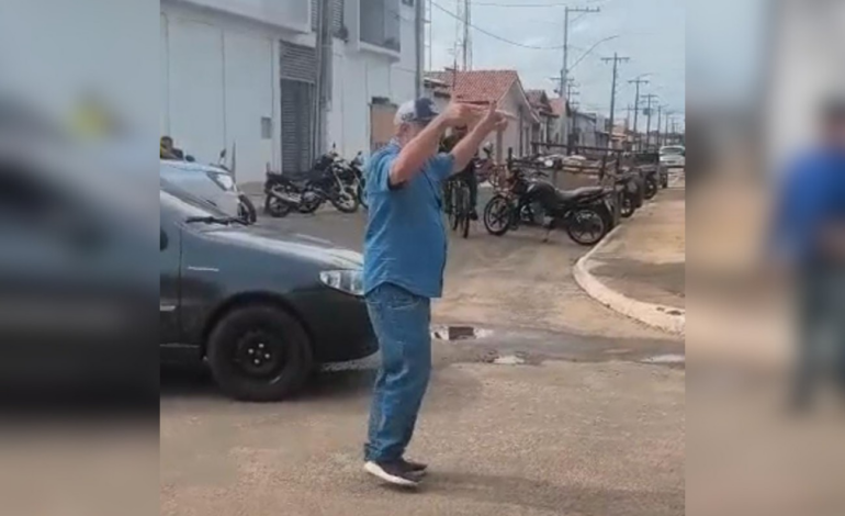 prefeito-fica-indignado-com-blitz-do-detran-e-questiona-agentes-em-via-|-g1