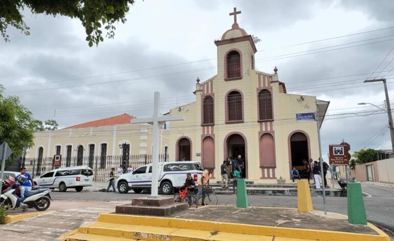 corpo-do-tecnico-sub-20-do-aguia-de-maraba-e-velado-|-g1