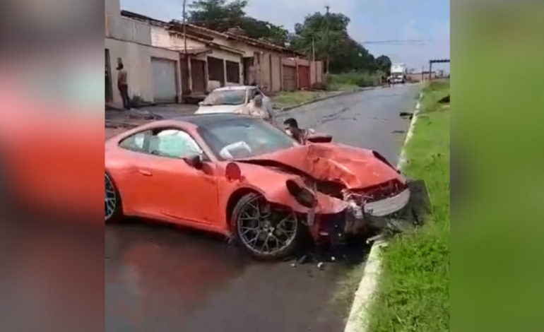 porsche-que-perdeu-o-controle-e-bateu-em-poste-teve-perda-total-|-g1