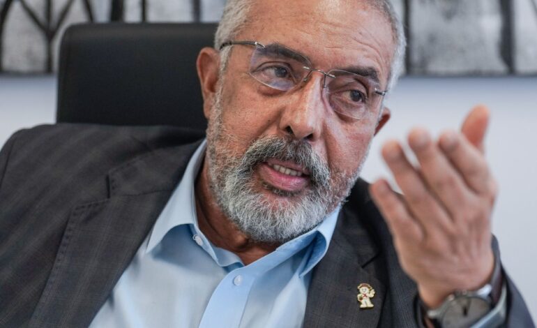 nao-ha-mais-razao-para-manter-escala-6×1-e-jornada-de-44h,-diz-senador