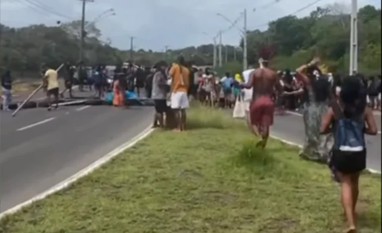 indigenas-bloqueiam-acesso-a-aeroporto-de-santarem-contra-dragagem-do-tapajos-–-climainfo