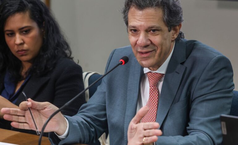 haddad-pede-que-congresso-enfrente-problema-dos-supersalarios