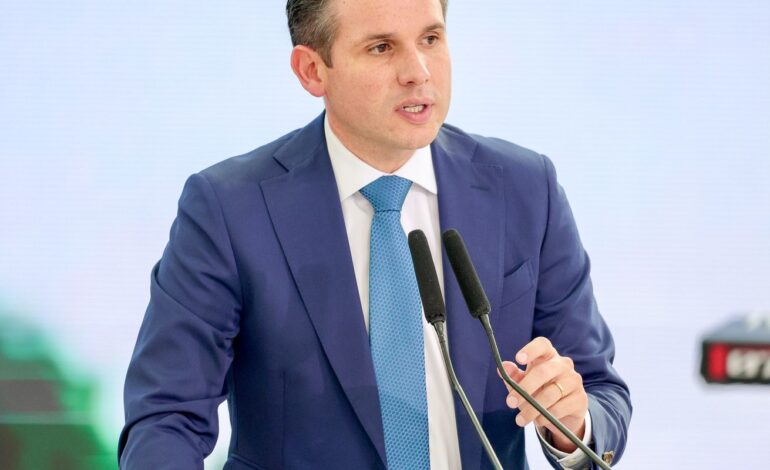 fim-da-escala-6×1-pode-ser-votado-em-maio,-diz-presidente-da-camara