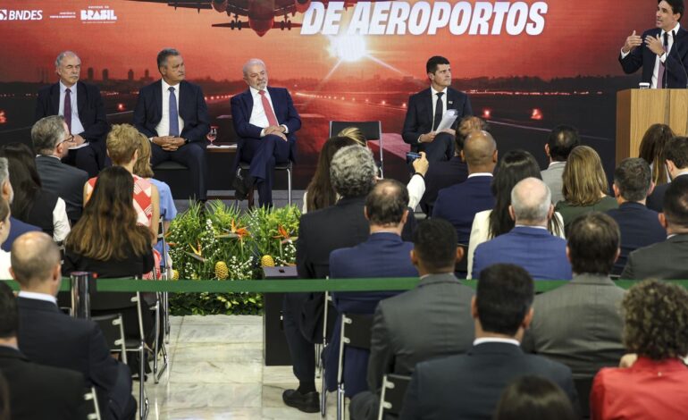 ministro-celebra-anuncio-de-r$-5,7-bi-para-ampliar-aeroportos-no-pais