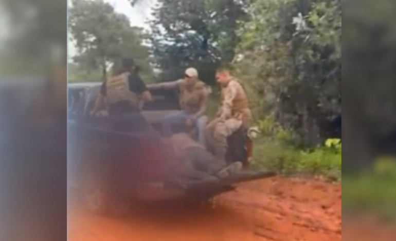 video-mostra-policiais-carregando-corpos-de-suspeitos-mortos-|-g1