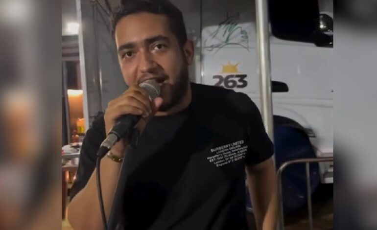 sertanejo-mostra-talento-ao-cantar-hit-dos-racionais-mc’s-em-cavalgada-|-g1