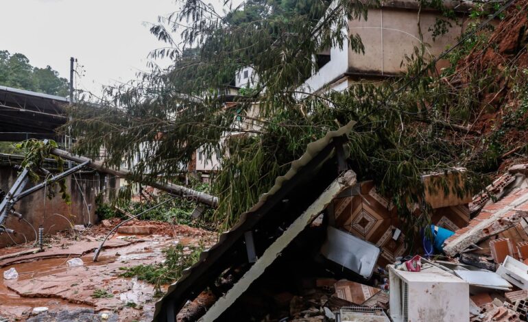 lula-assina-mps-de-apoio-as-vitimas-das-enchentes-em-minas-gerais